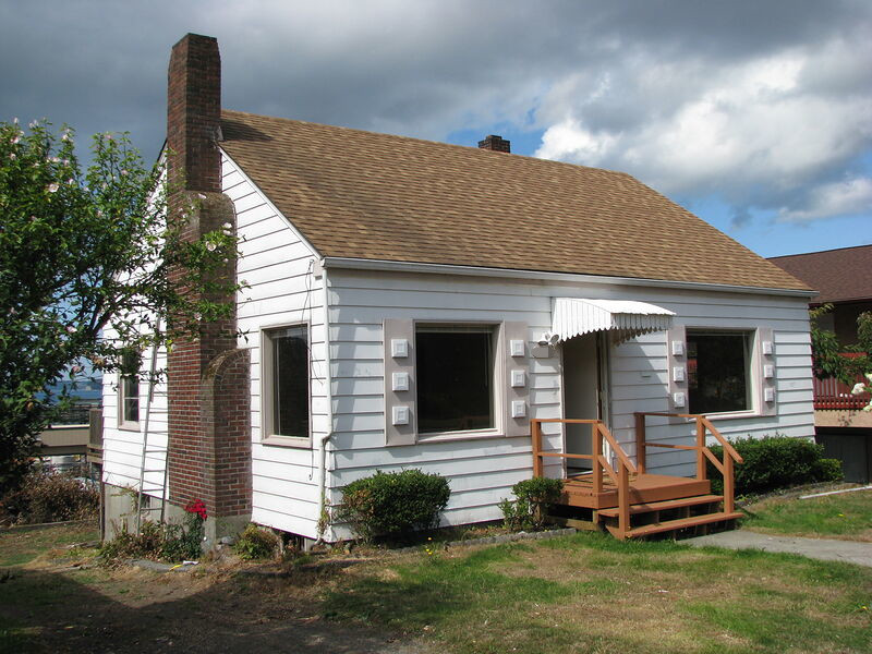 North Everett rental — front of the home